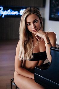 Лена, метро Щукинская