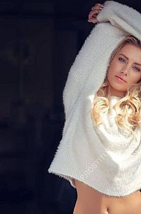 Карина, метро Волжская