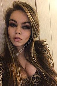 Ира, метро Бунинская аллея