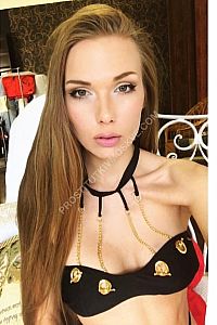 Лена, метро Белокаменная