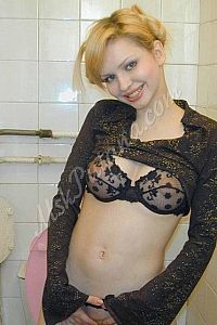 Яна, метро Полянка