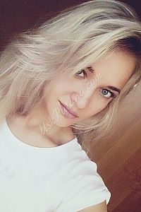 Василиса, метро Площадь Революции