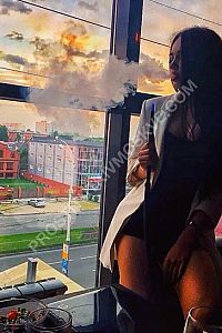 Нина, метро Крымская