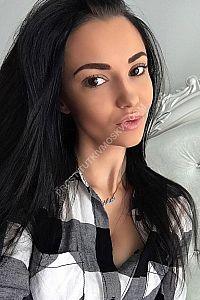 Алина, метро Маяковская