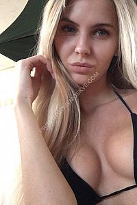 Лена, метро Петровский парк