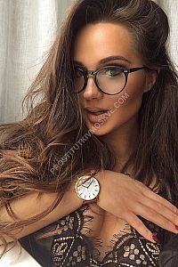 Катя, метро Технопарк