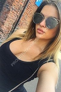 Маша, метро Улица Горчакова