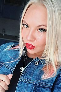 Анюта, метро Чеховская