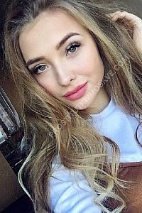 Юля, метро Зорге