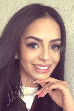Анюта, метро Бульвар Адмирала Ушакова