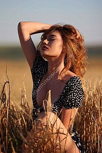 полина, метро Озёрная
